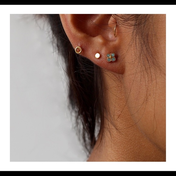 💫New💫 Gild Mini Circle Earrings - Picture 2 of 2